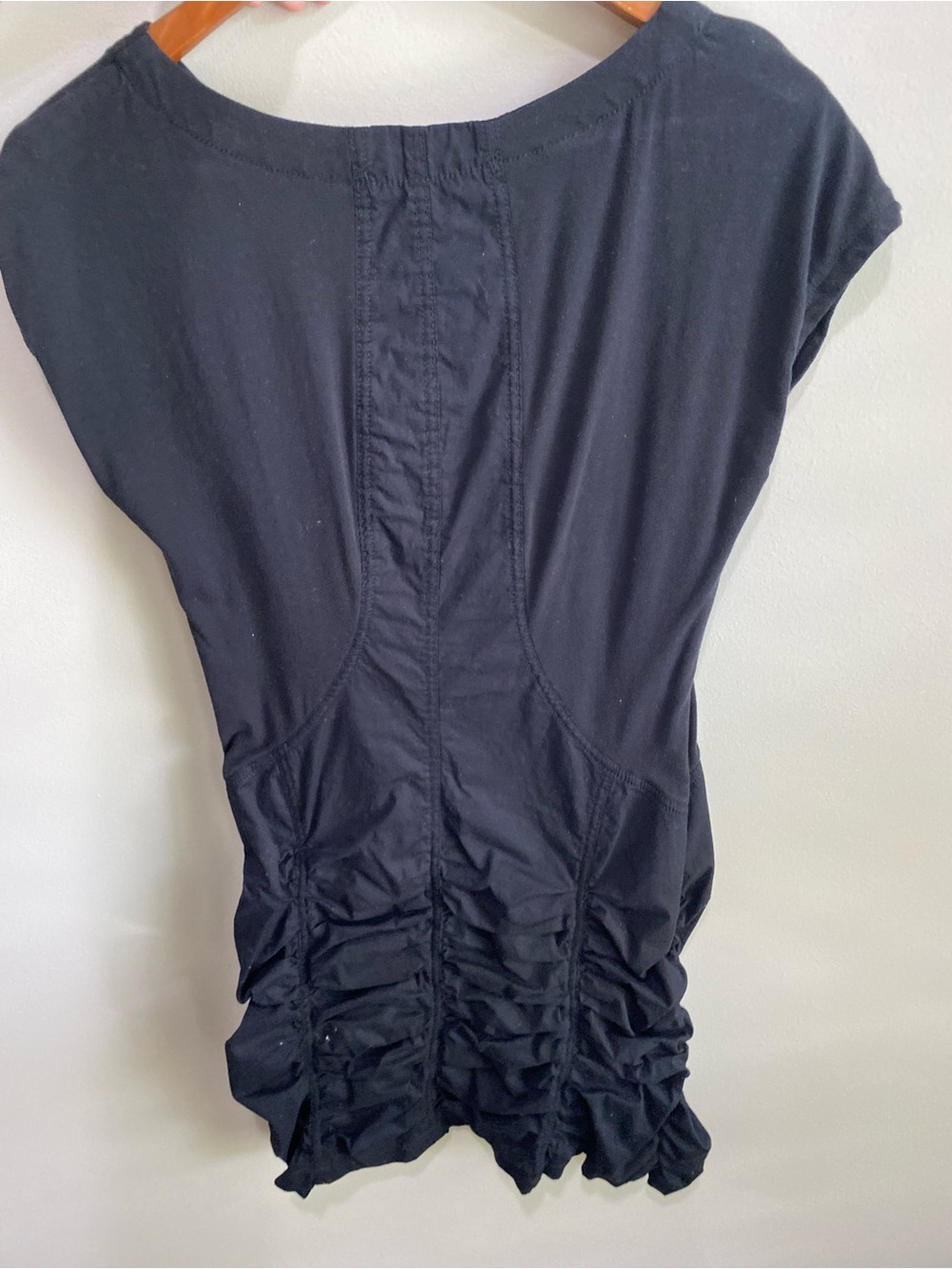 Wearables Aviana Ruched Dress - Picture 2 of 5